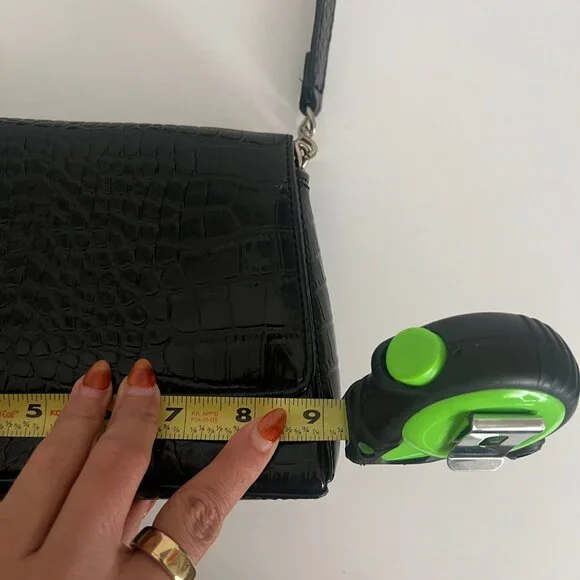 Vintage Liz Claiborne Crocodile Embossed Faux Leather Black Shoulder Bag‎ Purse - Picture 9 of 10